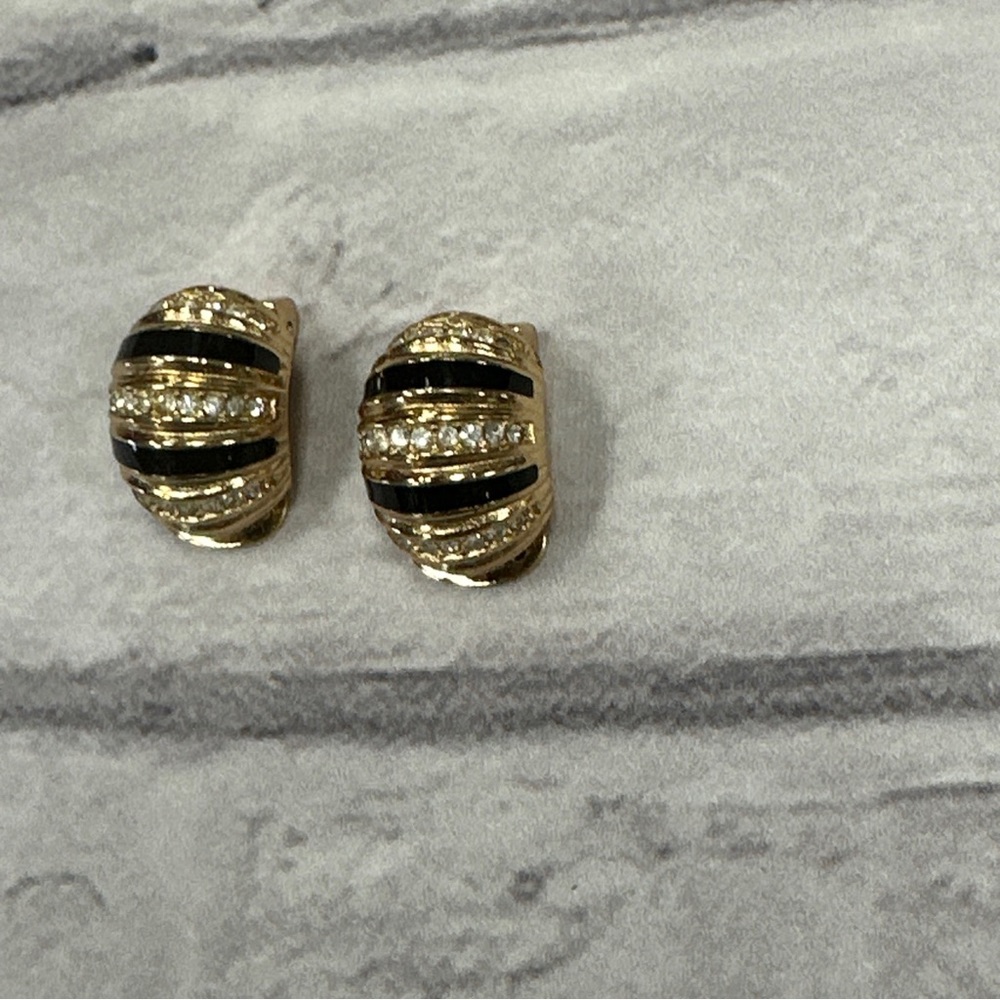 Vintage Christian Dior call tone with black enamel clip on earrings